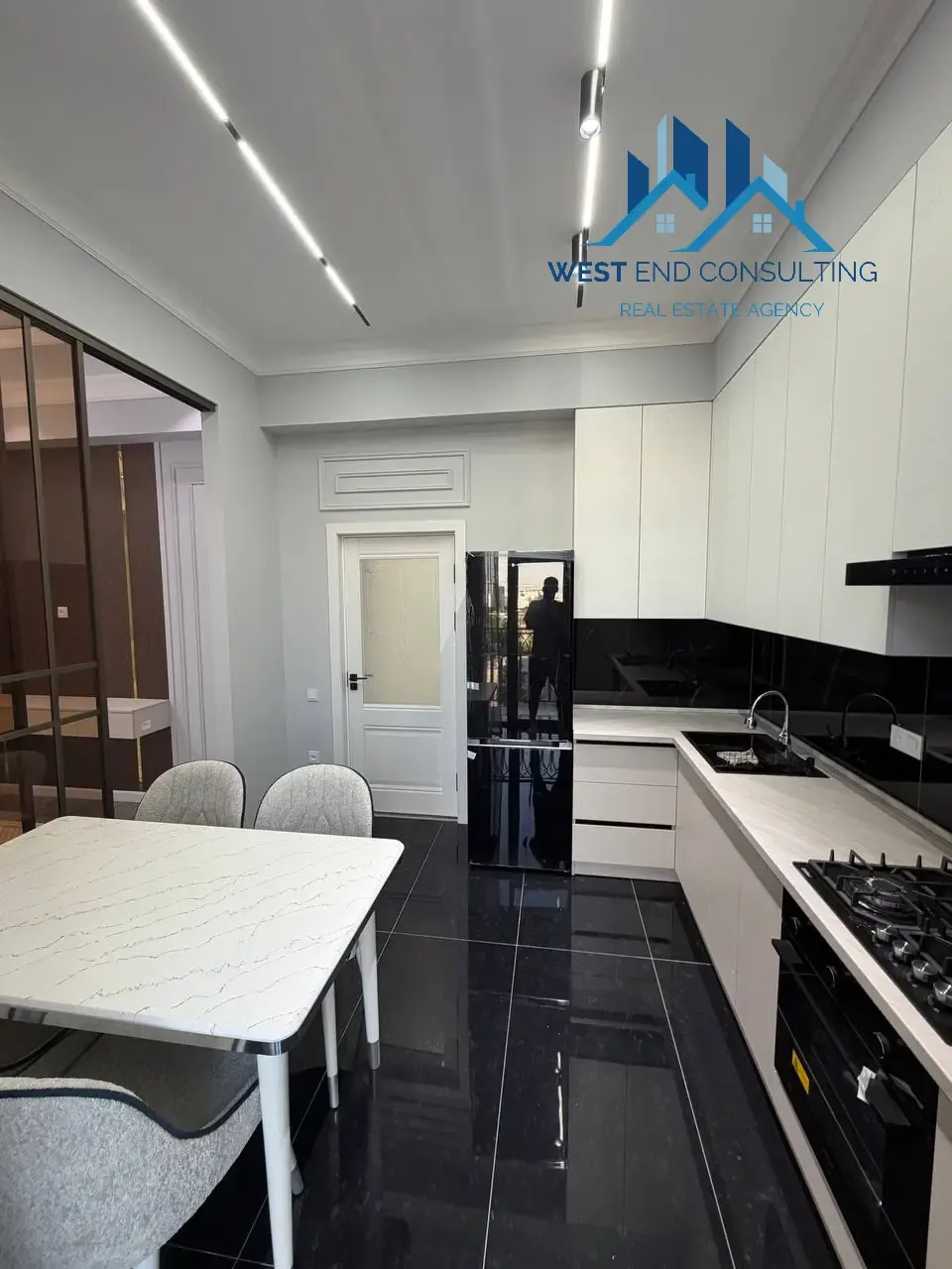 Сотилади 3 хонали квартира, 70 м², 4/10 қават — Мирзо Улуғбек тумани