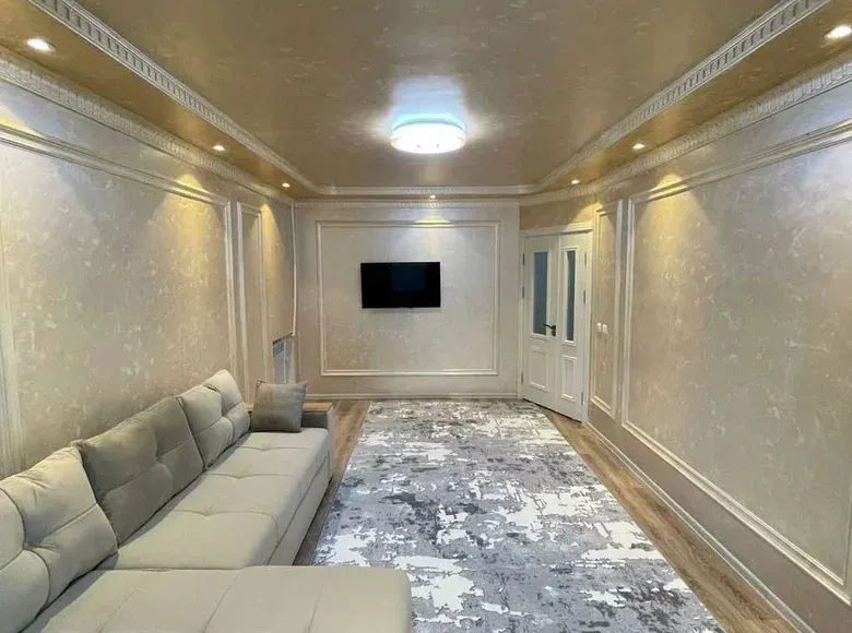 Sotiladi 3 xonali kvartira, 68 m², 1/4 qavat — Yakkasaroy tumani