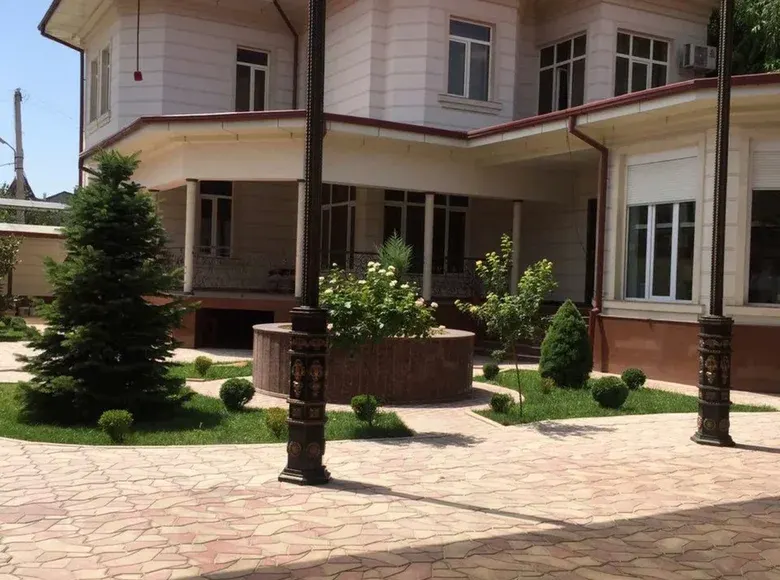 Ижарага берилади 8 хонали ҳовли уй, 9 сотих, 450 м² — Чилонзор тумани