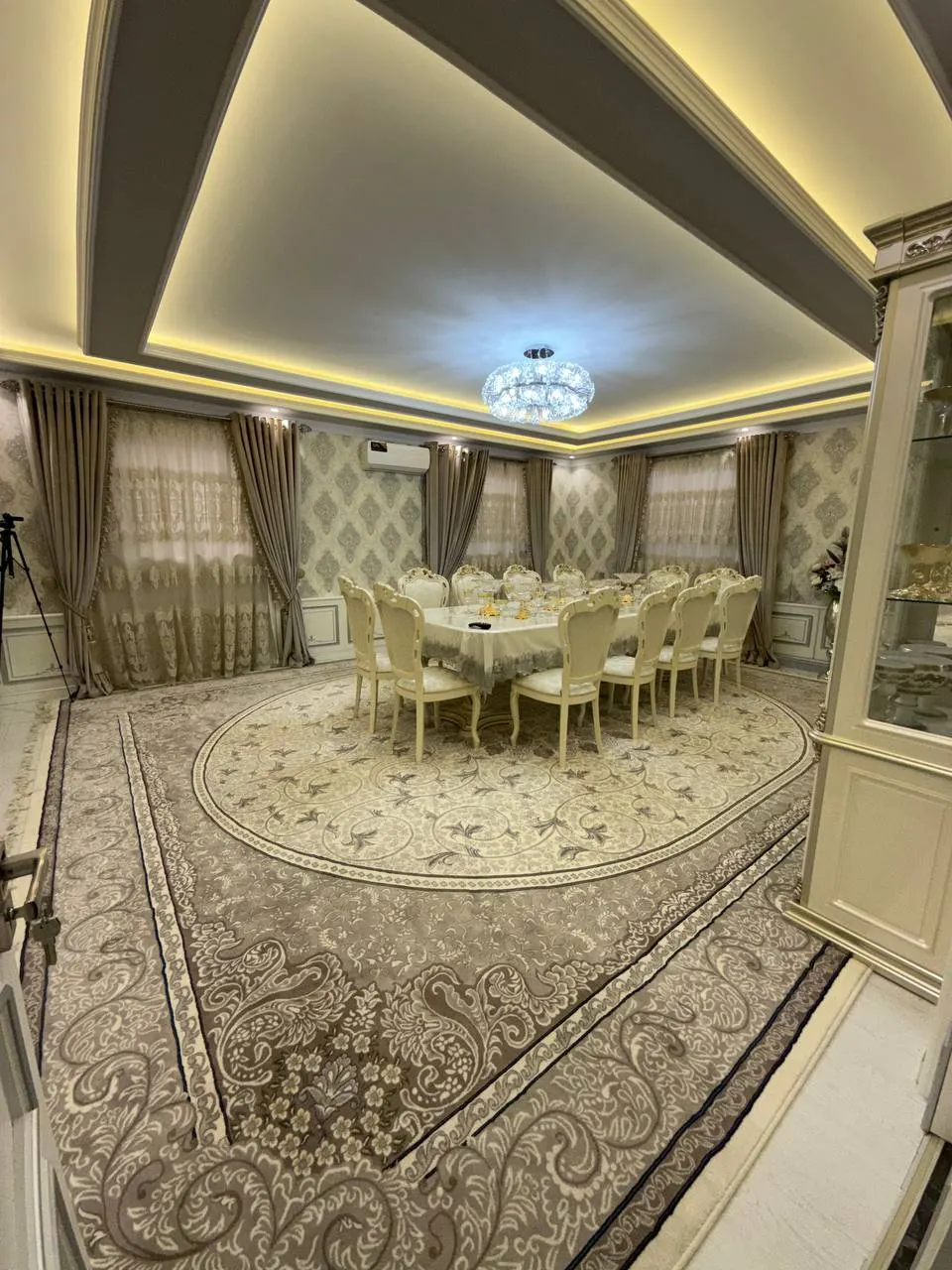 Sotiladi 4 xonali kvartira, 118 m², 1/5 qavat — Shayxontohur tumani