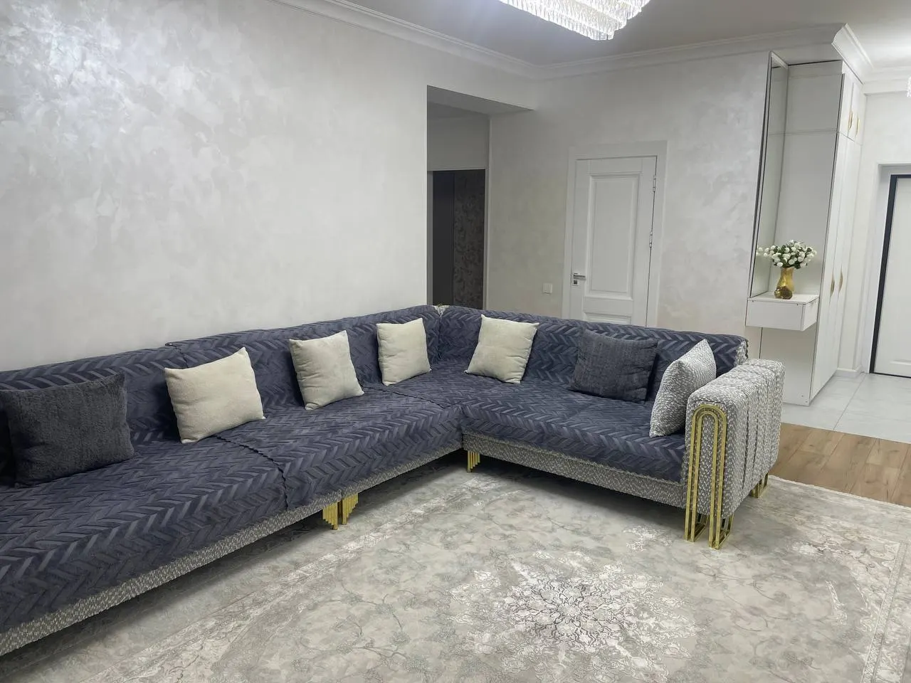 Продаётся 4-комнатная квартира, 99 м², 5/8 этаж — Яшнабадский район