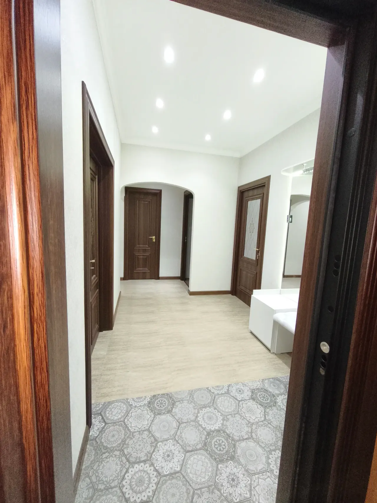 Продаётся 4-комнатная квартира, 92 м², 2/5 этаж — Мирзо-Улугбекский район