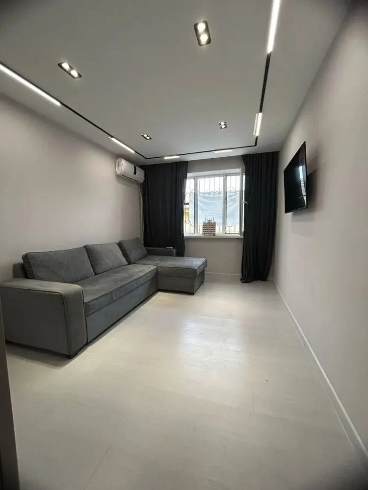 Продаётся 1-комнатная квартира, 30 м², 4/5 этаж — Юнусабадский район