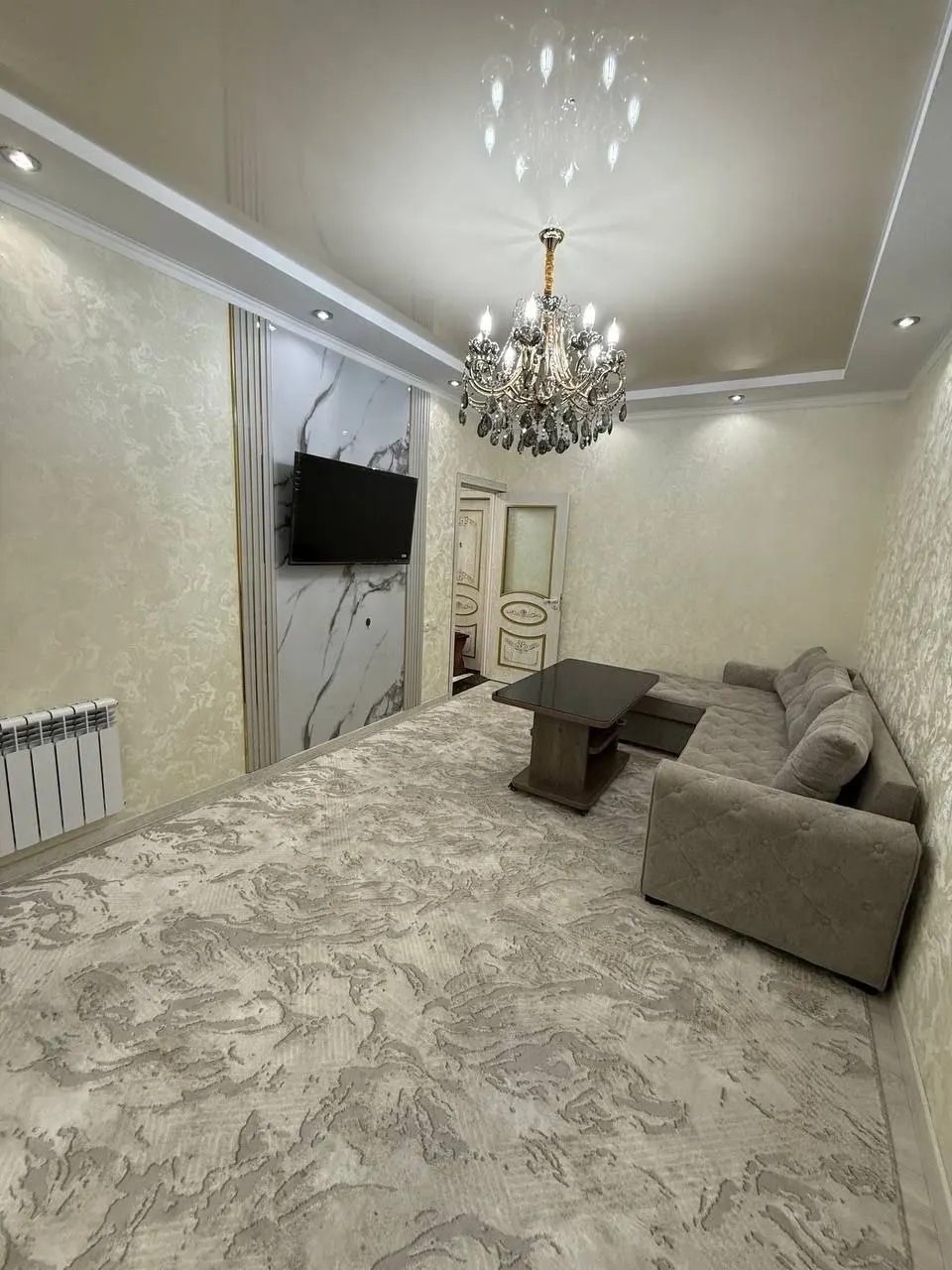 Продаётся 1-комнатная квартира, 38 м², 1/4 этаж — Чиланзарский район