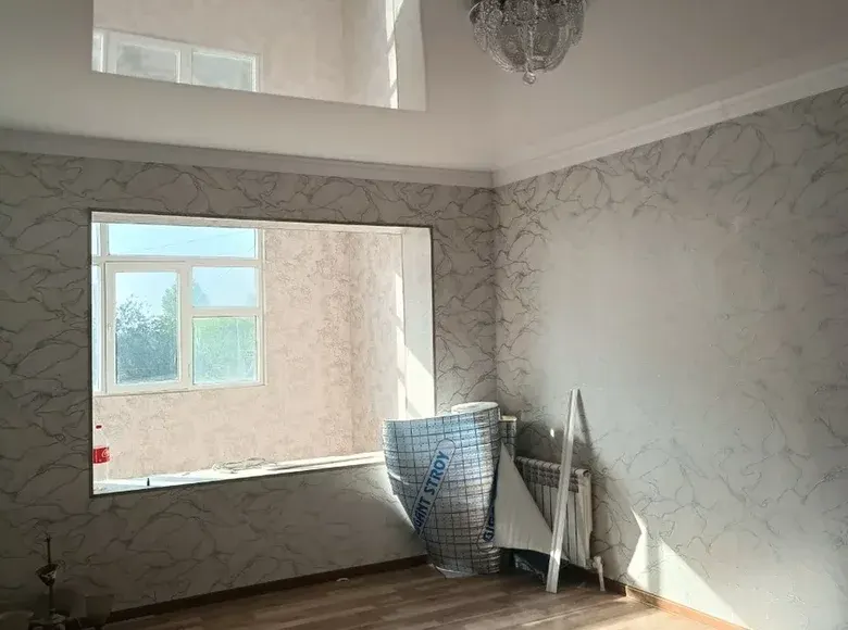 Сотилади 2 хонали квартира, 70 м², 2/4 қават — Бекобод шаҳри