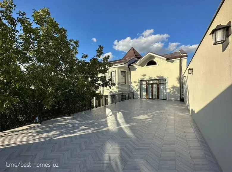 Sotiladi 10 xonali hovli uy, 1200 m² — Mirzo Ulugʻbek tumani