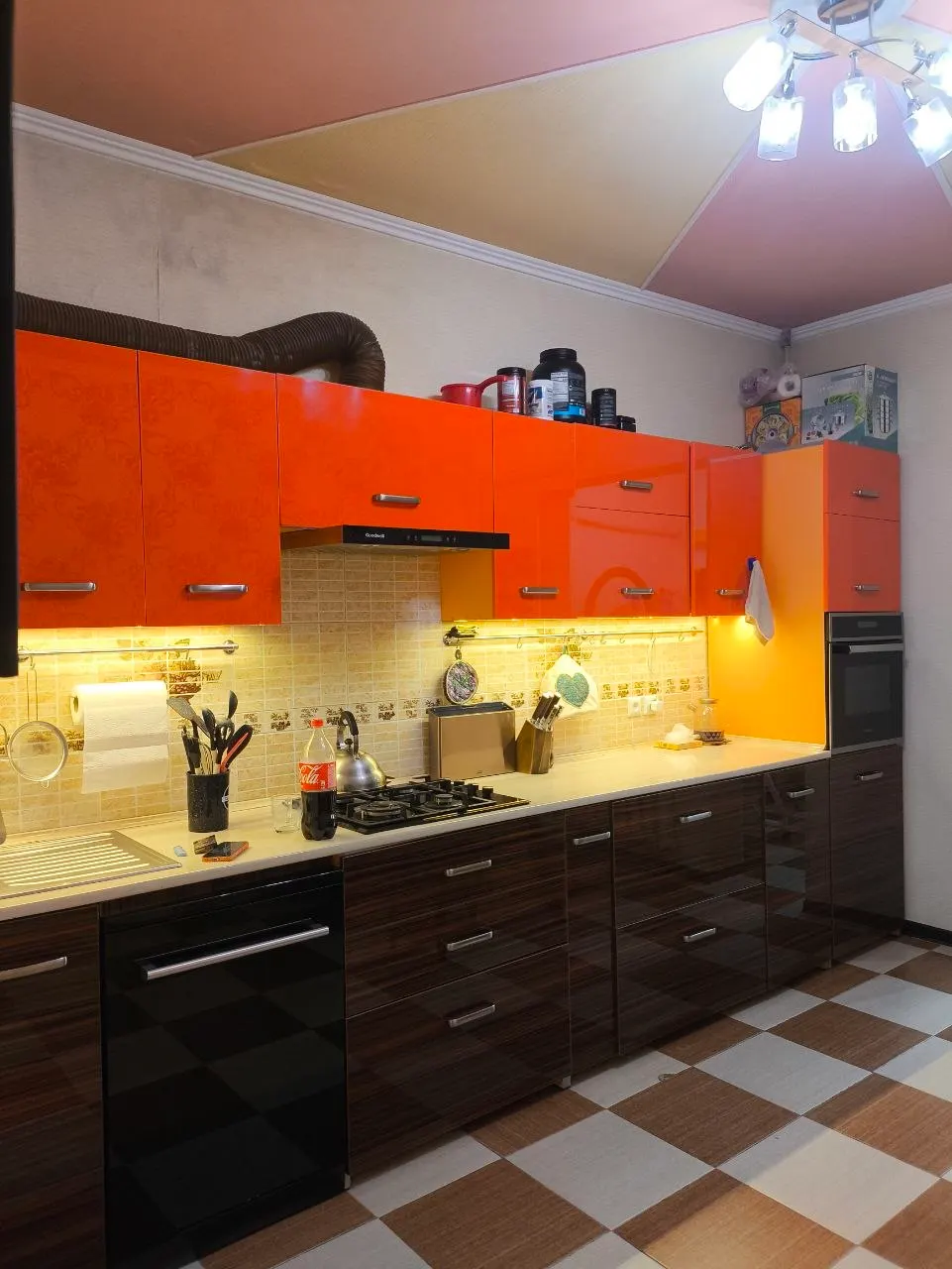 Продаётся 4-комнатная квартира, 94 м², 3/4 этаж — Мирзо-Улугбекский район