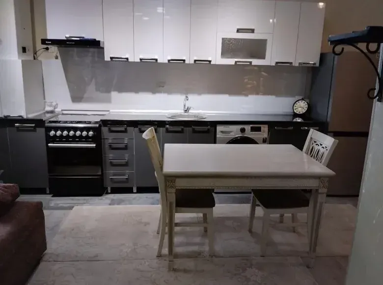Продаётся 2-комнатная квартира, 72 м², 1/2 этаж — Юнусабадский район