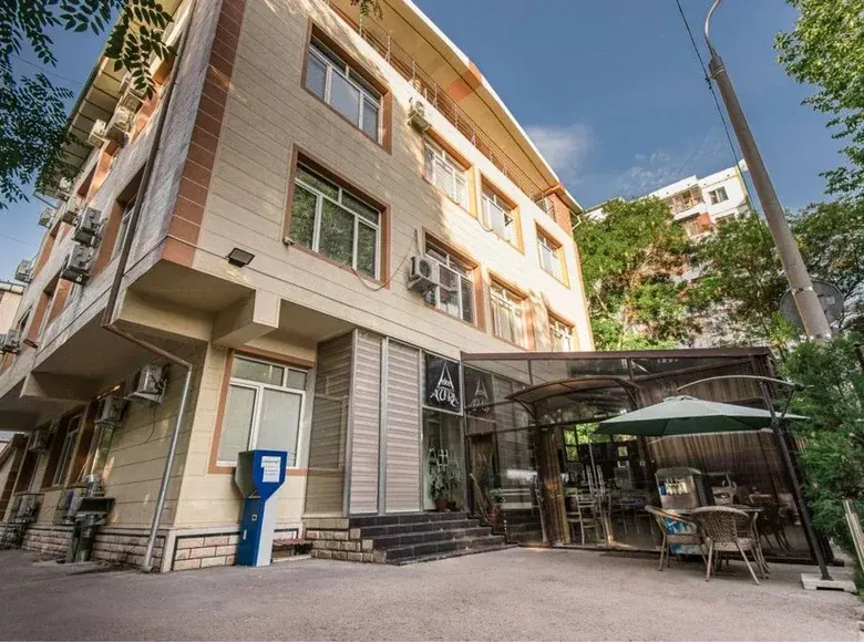 Сотилади тижорат биноси, 1250 м², 3 сотих — Миробод тумани