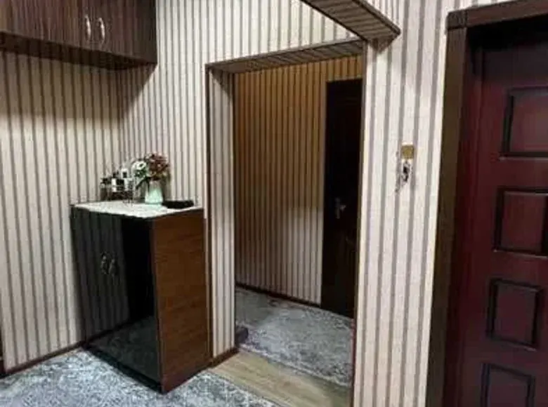 Sotiladi 3 xonali kvartira, 72 m², 1/9 qavat — Shayxontohur tumani