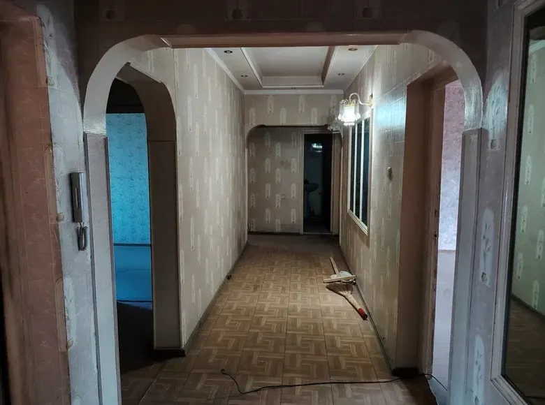 Продаётся 4-комнатная квартира, 94 м², 4/9 этаж — Юнусабадский район