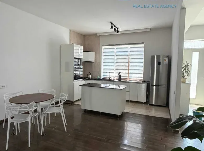 Ижарага берилади 6 хонали ҳовли уй, 6 сотих, 320 м² — Яшнобод тумани
