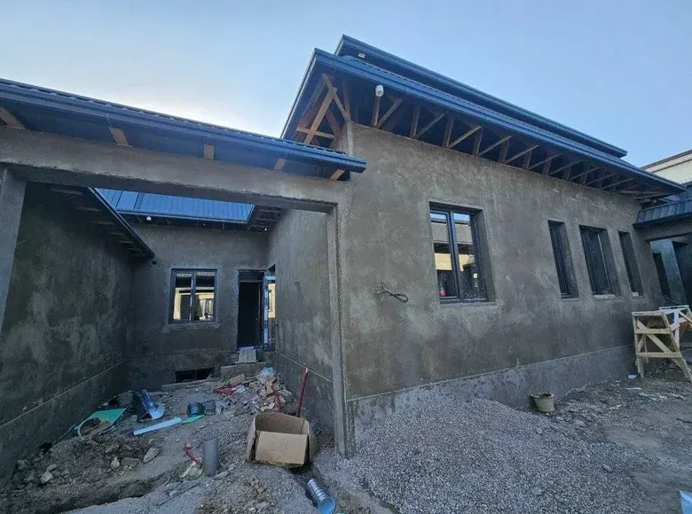 Sotiladi 4 xonali hovli uy, 1.2 sotix, 150 m² — Sergeli tumani