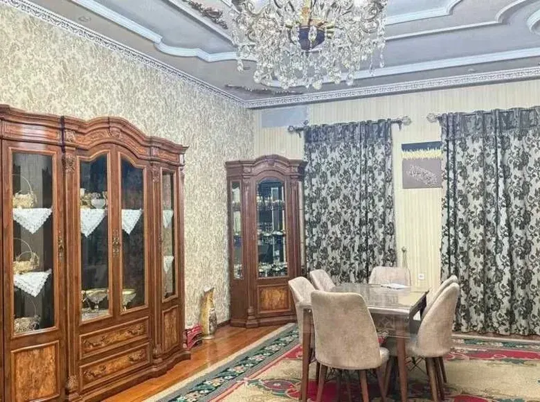 Сотилади 5 хонали ҳовли уй, 155 м² — Чилонзор тумани