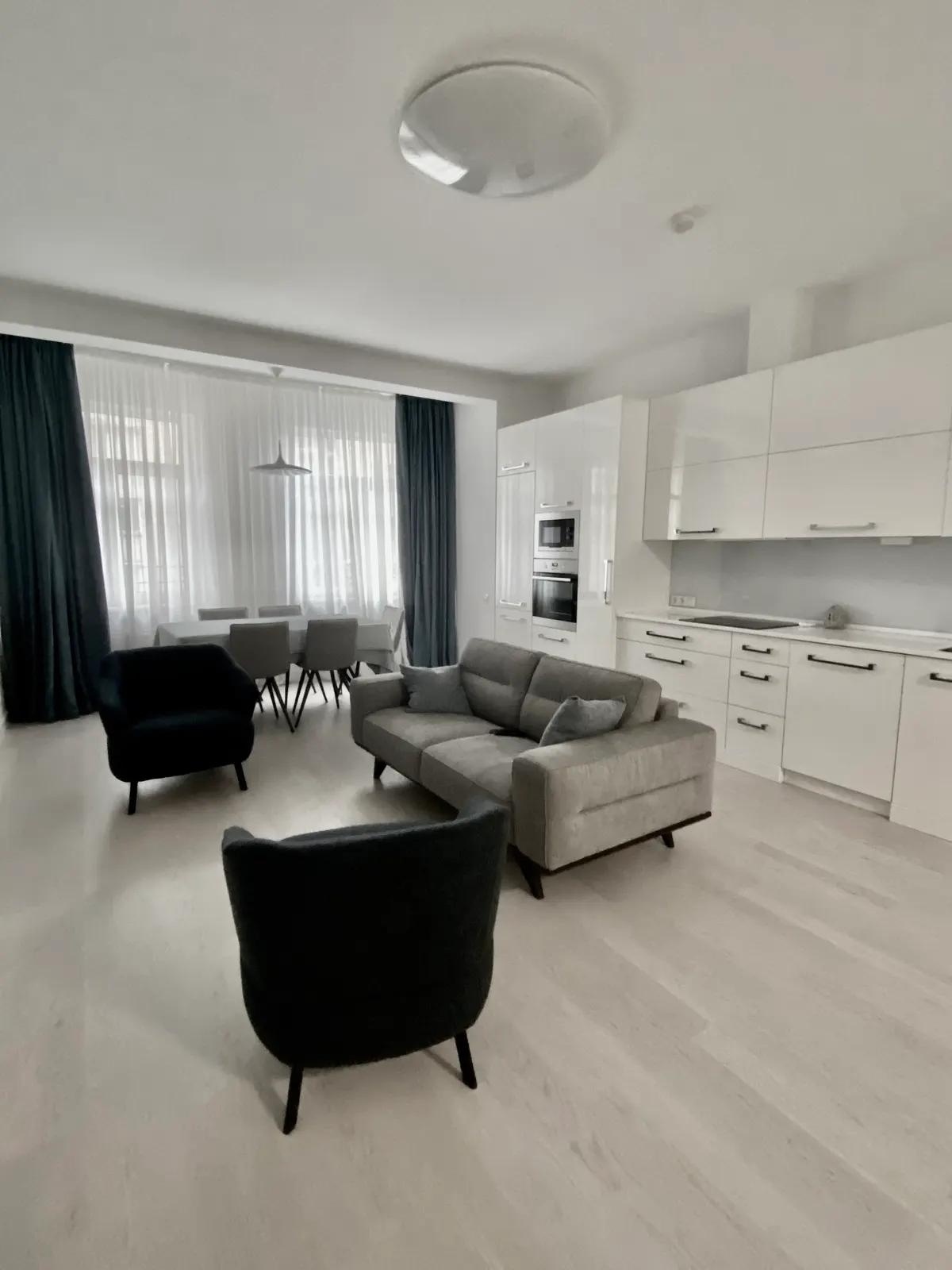 Ижарага берилади 2 хонали квартира, 85 м², 7/9 қават — Яккасарой тумани
