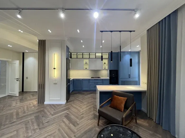 Сотилади 2 хонали квартира, 67 м², 4/8 қават — Мирзо Улуғбек тумани