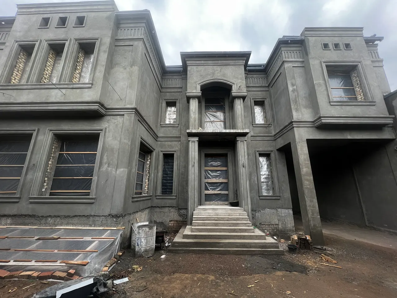 Сотилади ҳовли уй, 4,3 сотих, 430 м², 2 қаватли — Тошкент тумани