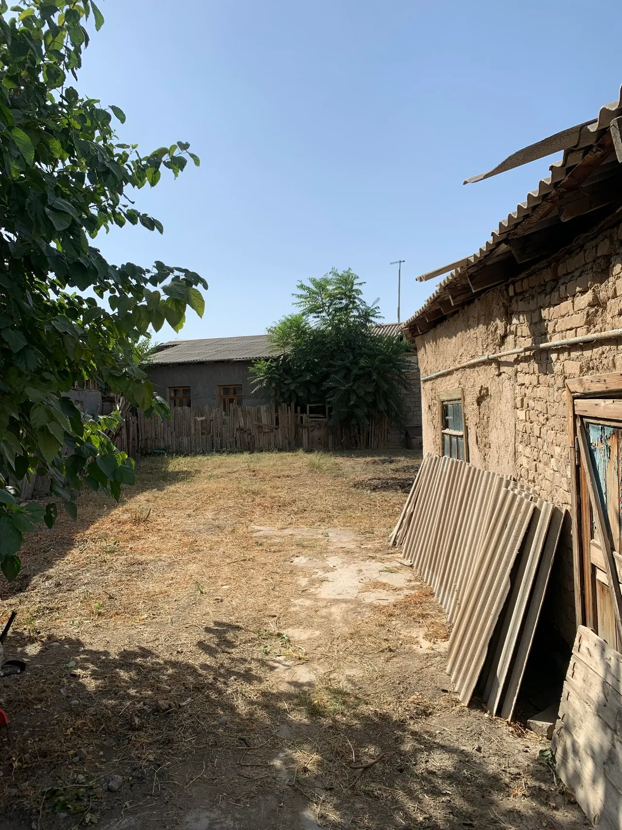 Sotiladi hovli uy, 3.6 sotix — Chirchiq shahri