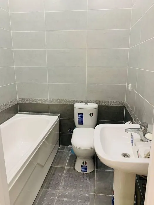 Ijaraga beriladi 4 xonali kvartira, 100 m², 6/8 qavat — Yakkasaroy tumani