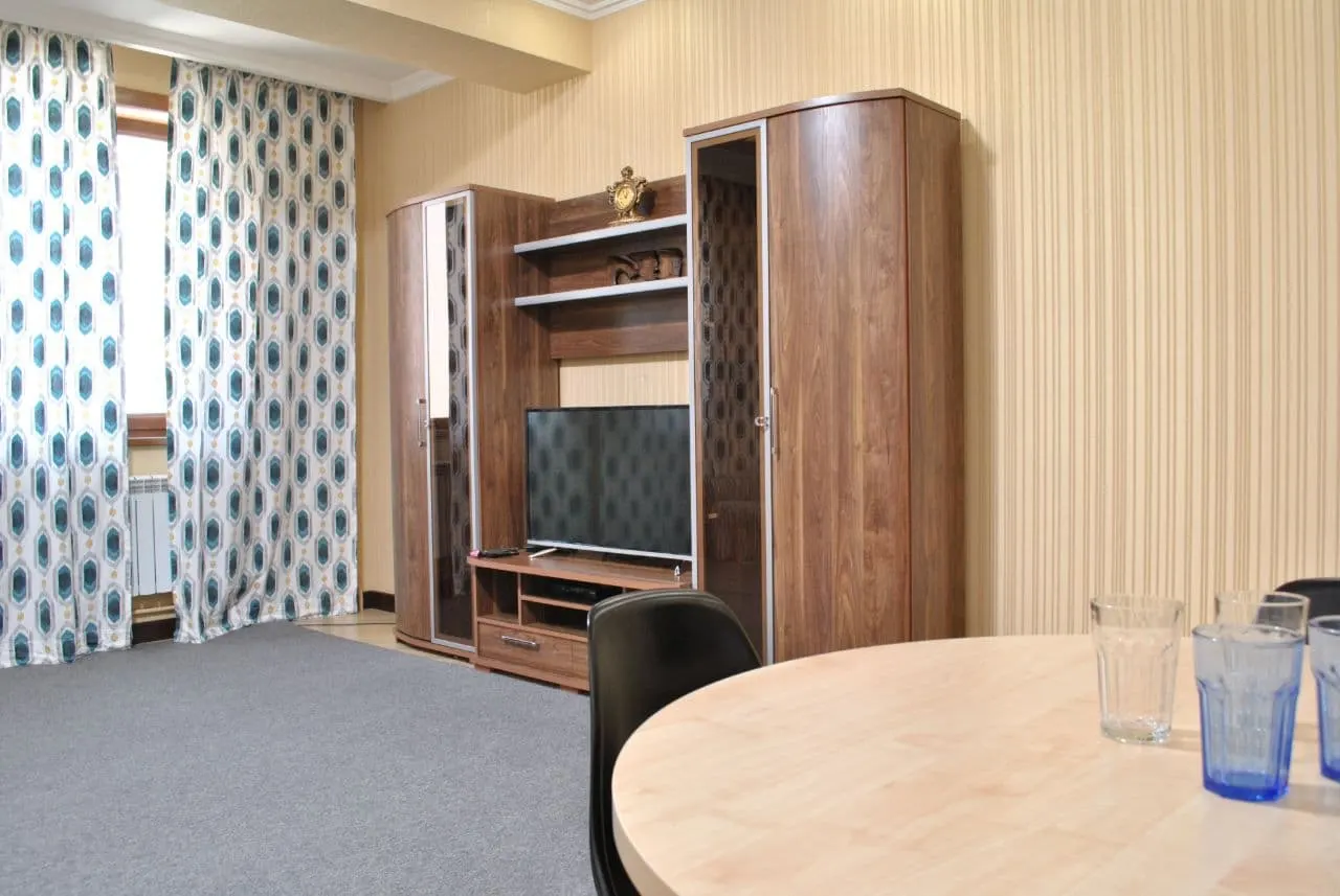 Сдаётся 3-комнатная квартира, 100 м², 5/5 этаж — Яккасарайский район