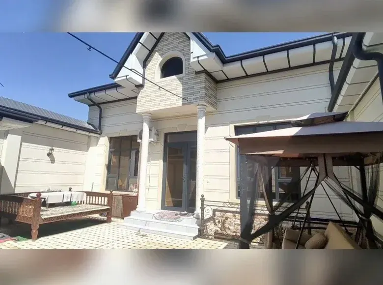 Sotiladi 4 xonali hovli uy, 210 m² — Zangiota tumani