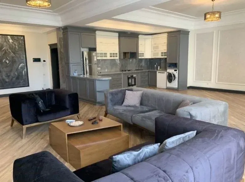 Сдаётся 5-комнатная квартира, 180 м², 4/6 этаж — Мирабадский район