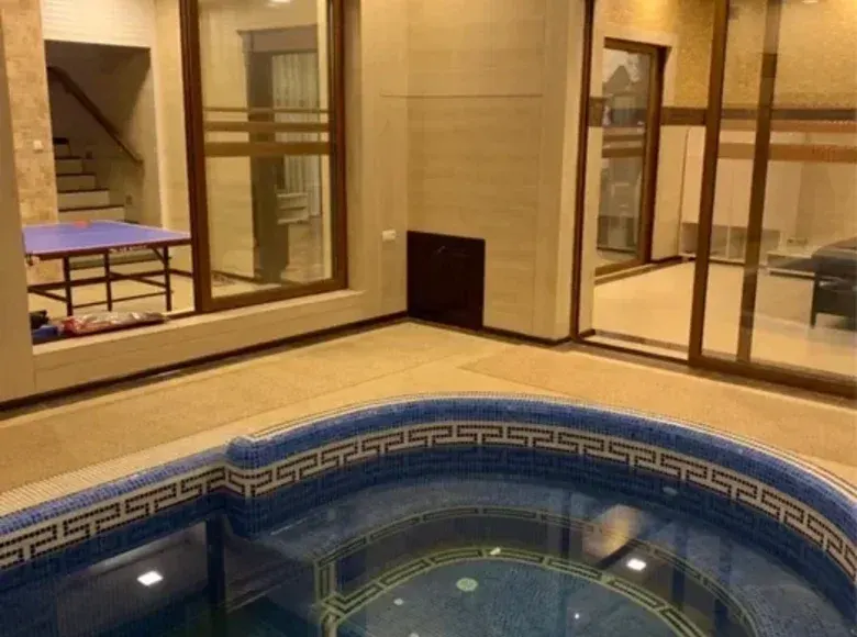 Сдаётся 8-комнатный дом, 3.5 сот., 700 м² — Яккасарайский район