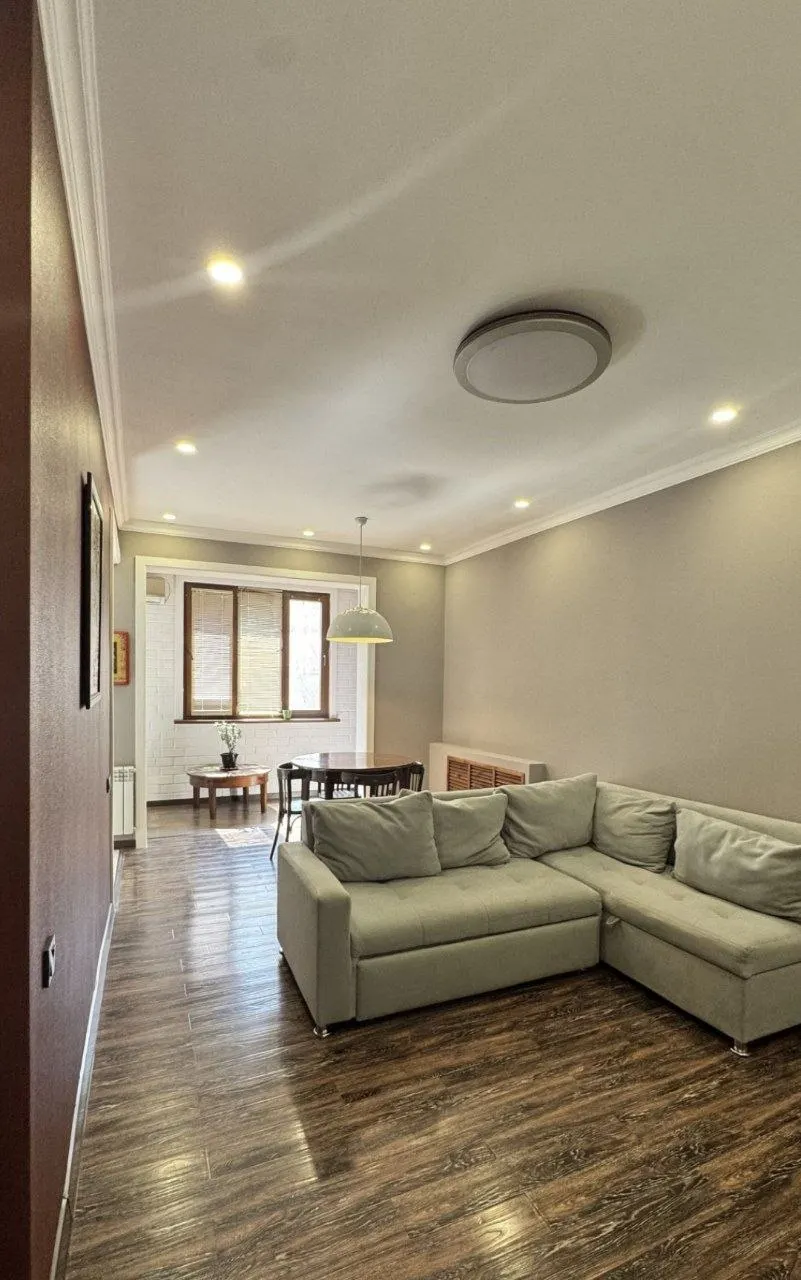 Сотилади 3 хонали квартира, 70 м², 2/4 қават — Юнусобод тумани