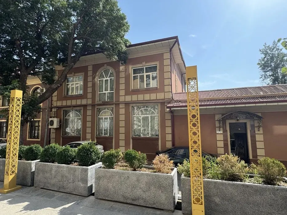Ijaraga beriladi 7 xonali hovli uy, 7 sotix — Mirobod tumani