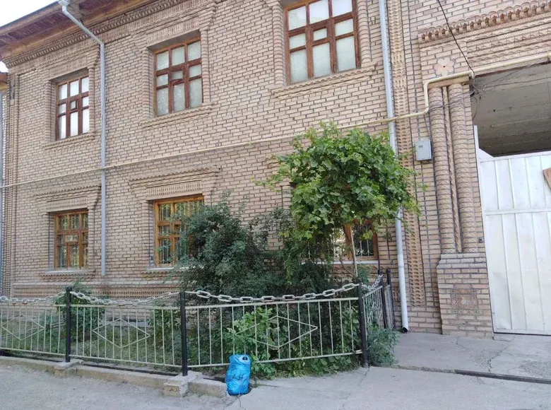 Sotiladi 15 xonali hovli uy, 9 sotix, 450 m² — Yunusobod tumani