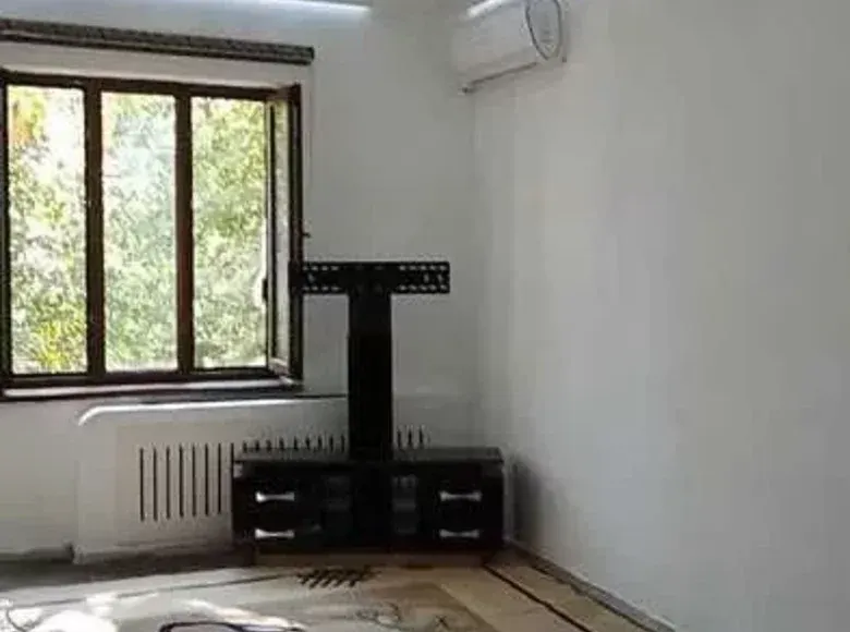 Сдаётся 1-комнатная квартира, 40 м², 2/5 этаж — Сергелийский район