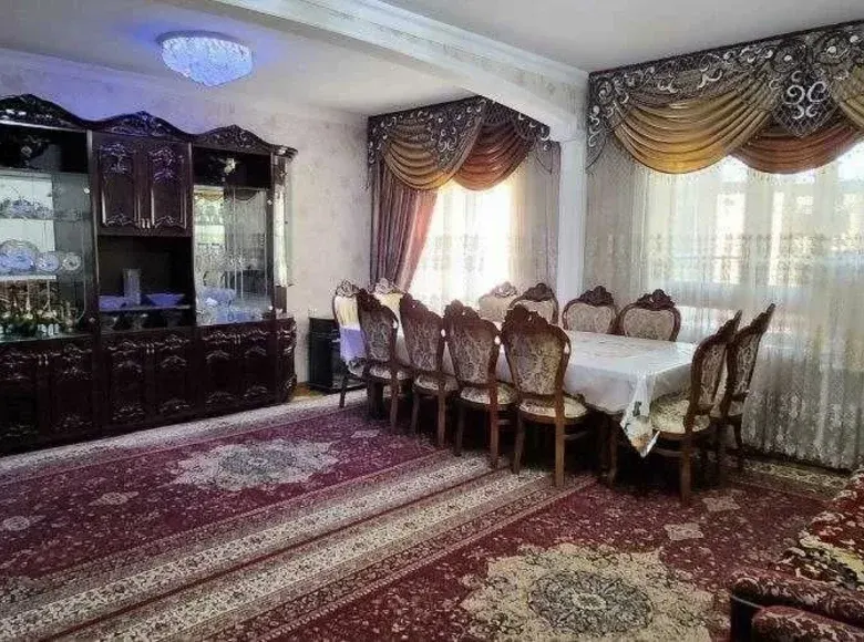 Ижарага берилади 4 хонали квартира, 100 м², 4/5 қават — Юнусобод тумани