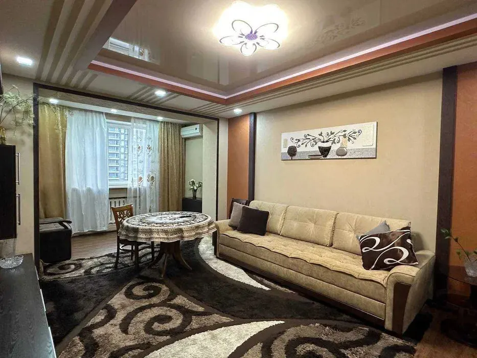 Сдаётся 4-комнатная квартира, 105 м², 8/9 этаж — Мирабадский район