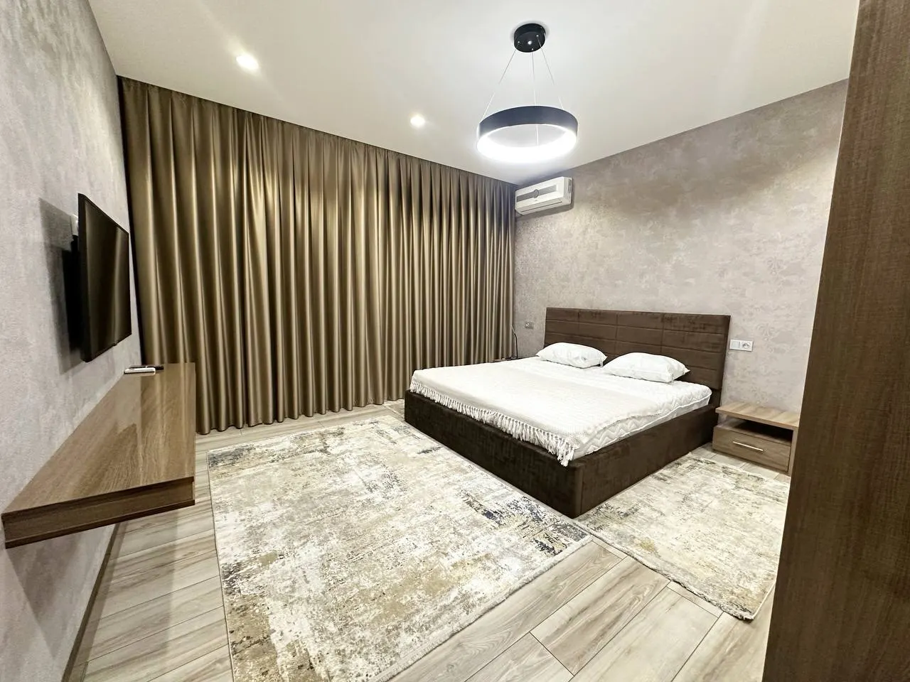 Сдаётся 2-комнатная квартира, 79 м², 1/4 этаж — Мирзо-Улугбекский район