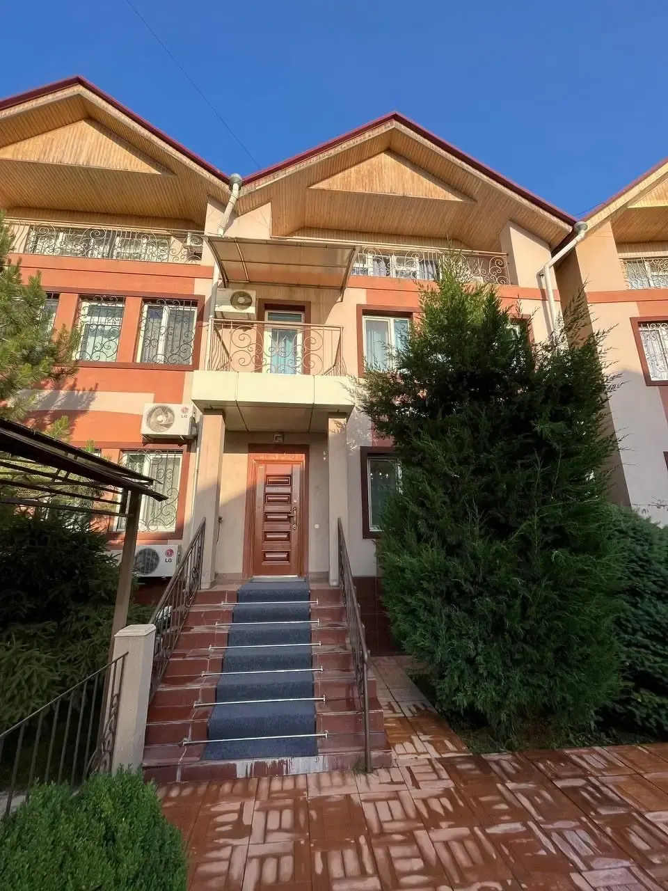 Сдаётся 7-комнатная дача, 3 сот., 320 м², 3/3 этаж — Мирзо-Улугбекский район