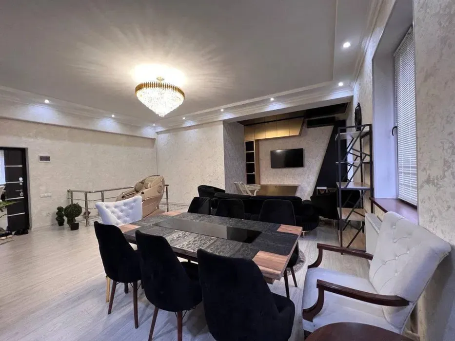 Сдаётся 3-комнатная квартира, 110 м², 1/9 этаж — Яшнабадский район