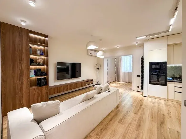 Продаётся 2-комнатная квартира, 65 м², 3/4 этаж — Мирзо-Улугбекский район