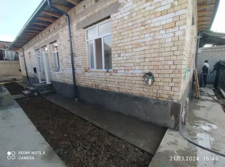 Сотилади 5 хонали ҳовли уй, 3.2 сотих — Зангиота тумани