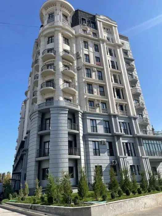 Sotiladi 4 xonali kvartira, 106 m², 8/10 qavat — Mirzo Ulugʻbek tumani