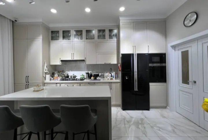 Сотилади 5 хонали квартира, 135 м², 1/9 қават — Мирзо Улуғбек тумани