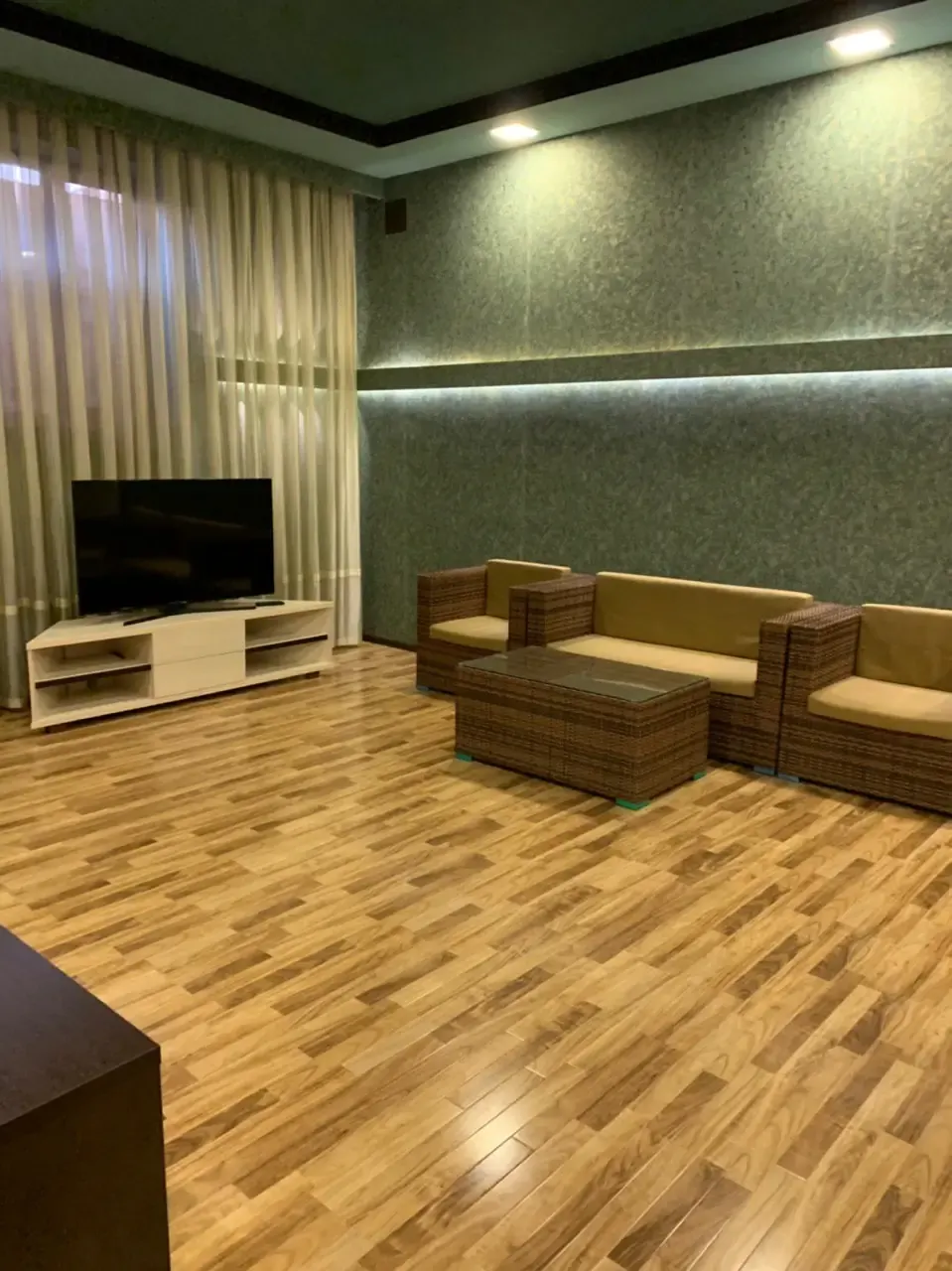Ижарага берилади 8 хонали дала ҳовли, 3.5 сотих, 700 м², 4/7 қават — Яккасарой тумани