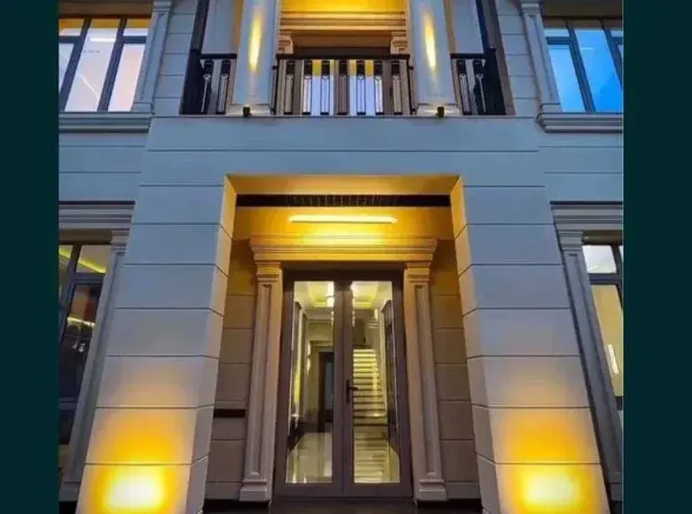 Sotiladi 12 xonali hovli uy, 3.9 sotix, 700 m² — Mirzo Ulugʻbek tumani