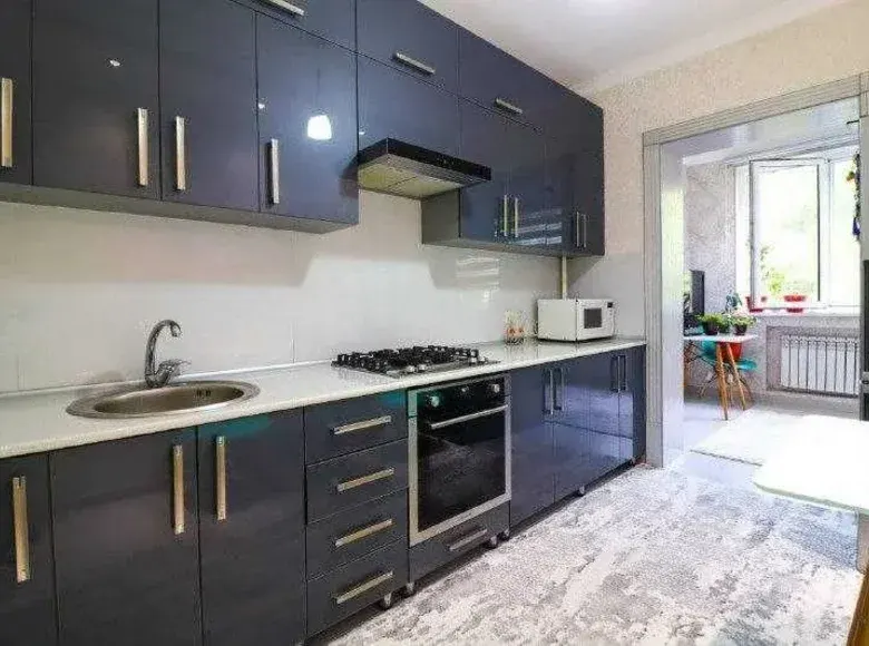 Сдаётся 4-комнатная квартира, 120 м², 2/4 этаж — Яккасарайский район