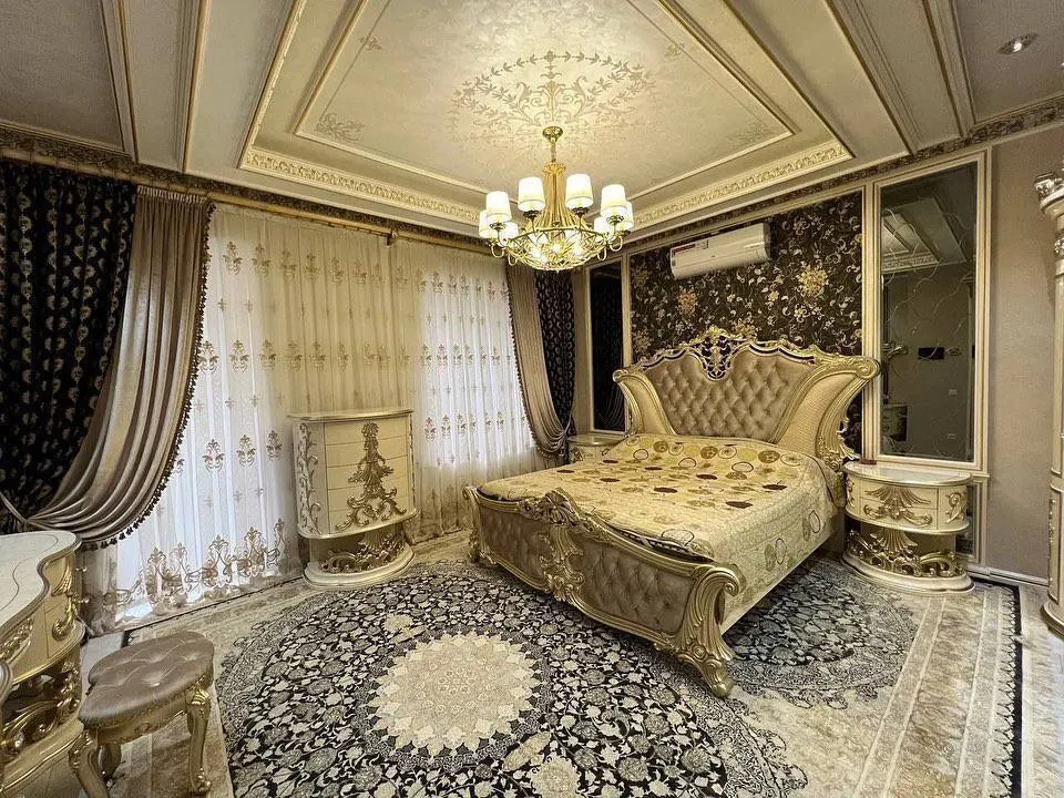 Сотилади 4 хонали квартира, 135 м², 2/8 қават — Мирзо Улуғбек тумани