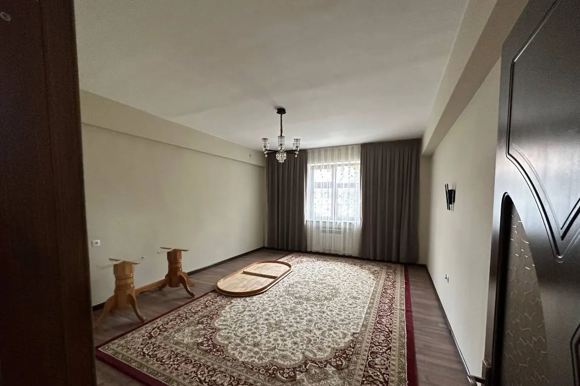 Сотилади 3 хонали квартира, 104 м², 1/5 қават — Олмазор тумани