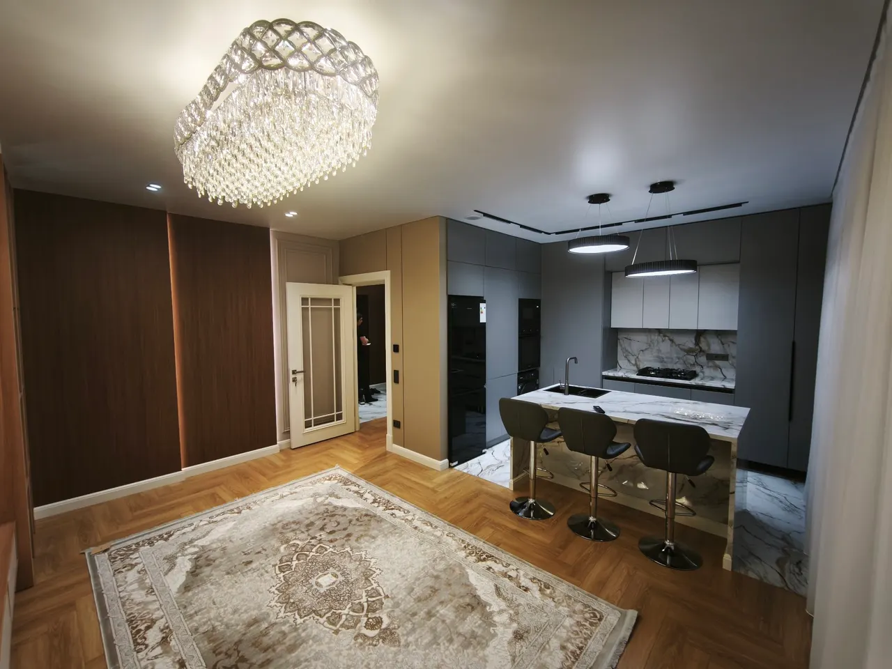 Sotiladi 3 xonali kvartira, 92 m², 8/10 qavat — Olmazor tumani