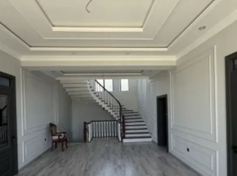 Сдаётся 9-комнатная квартира, 600 м² — Кибрайский район