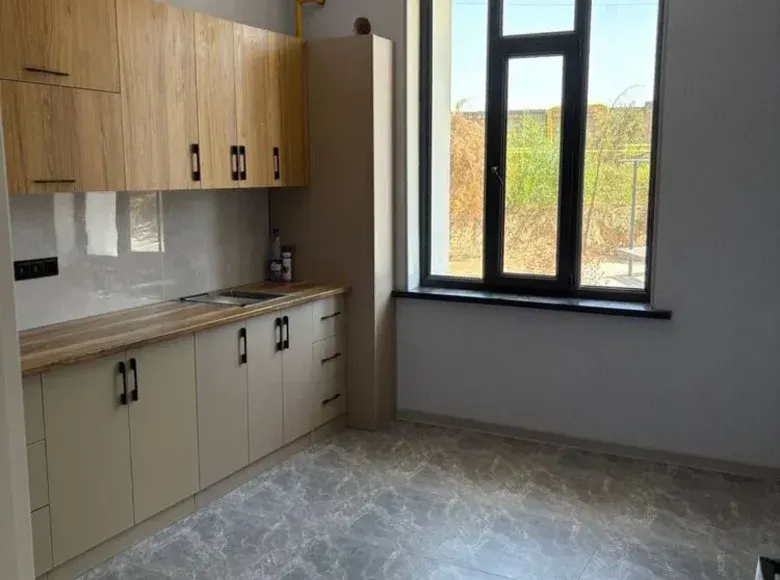Сотилади 3 хонали квартира, 82 м², 1/4 қават — Юнусобод тумани