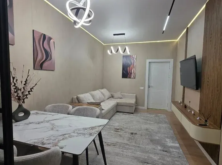 Sotiladi 3 xonali kvartira, 75 m², 8/10 qavat — Mirzo Ulugʻbek tumani