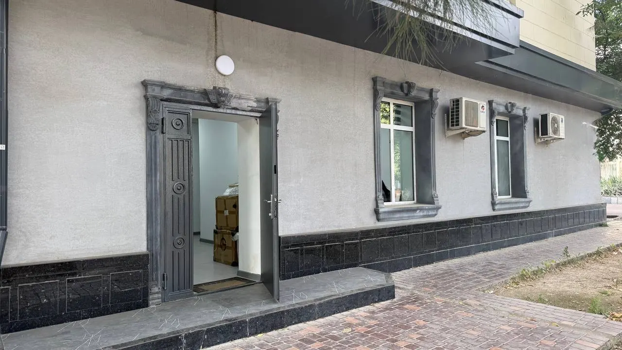 Ижарага берилади тижорат биноси, 84 м² — Яккасарой тумани